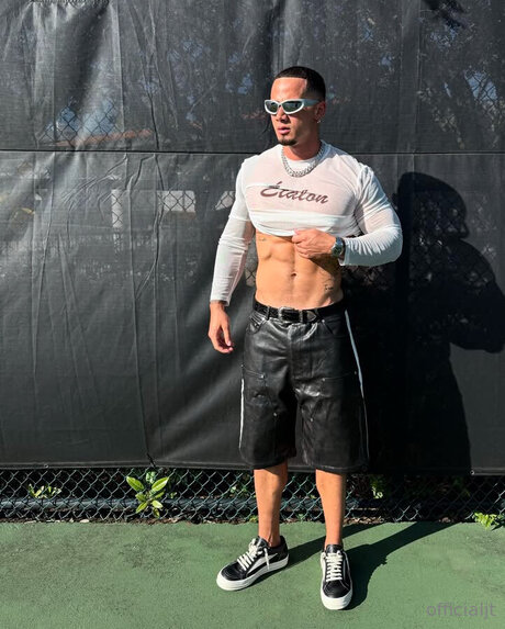 squat riding onlyfans sexy nude picture