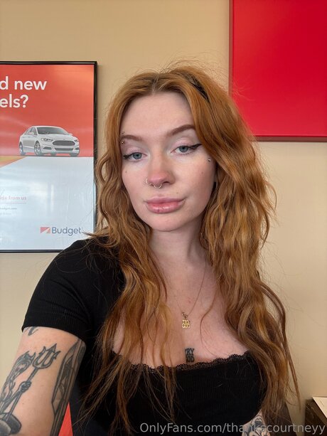 Thankscourtneyy top pornstar photo