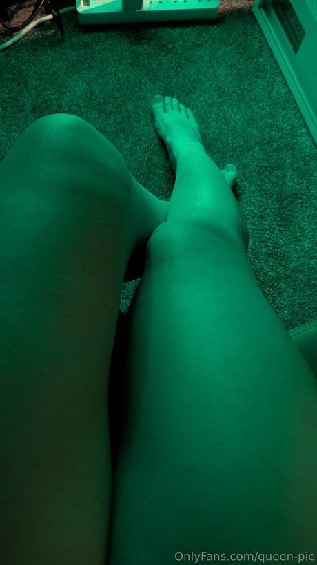 Queen Pie xxx pornstar image