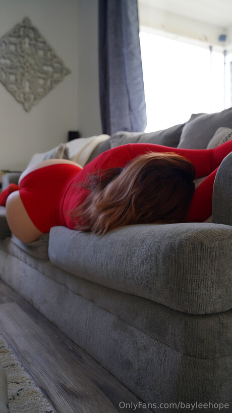 Bayleehope model best image