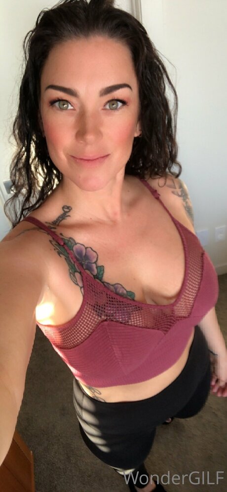 Wondergilf pornstar adult gallery