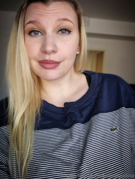 Bellablondina model free picture