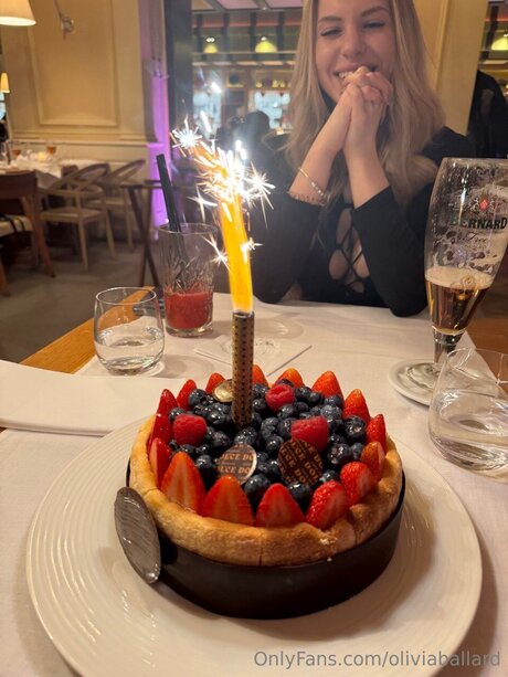 Oliviaballard sexy star photo