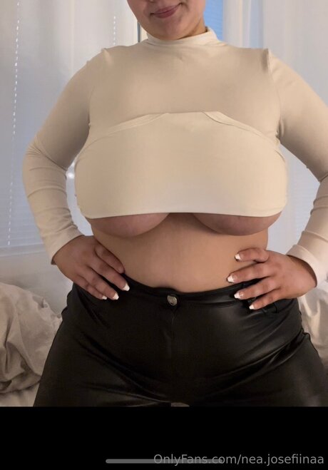 Nea Josefiinaa sexy model image