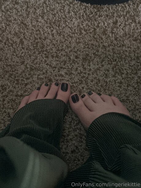 Lingeriekittie star sexy picture