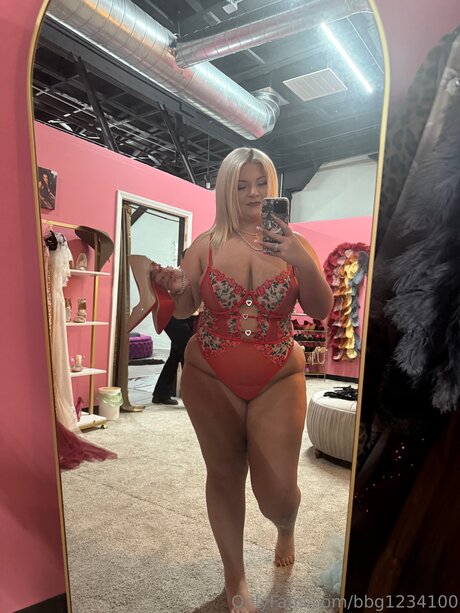 eyes onlyfans nudes photo