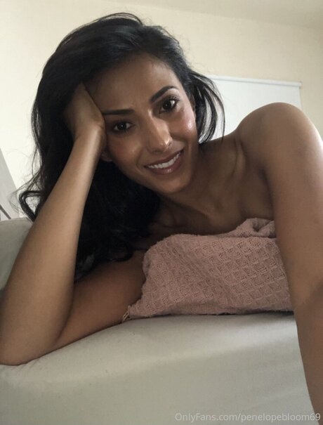 Iampennybloom model naked photo