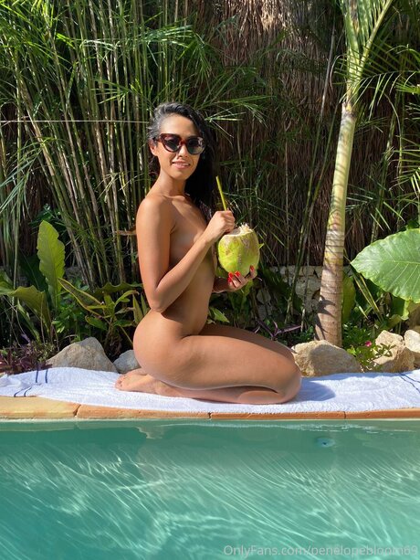 Iampennybloom erotic model archive