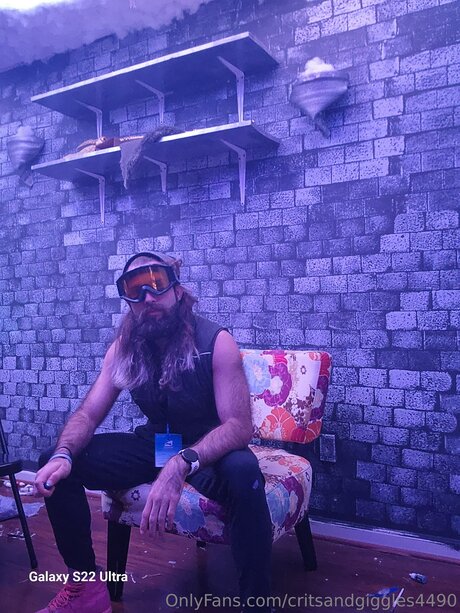 Critsandgiggles4490 nice model pic