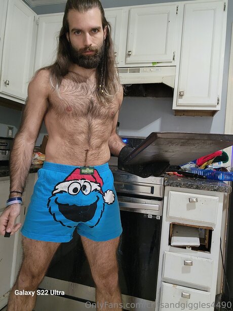 Critsandgiggles4490 porn star image