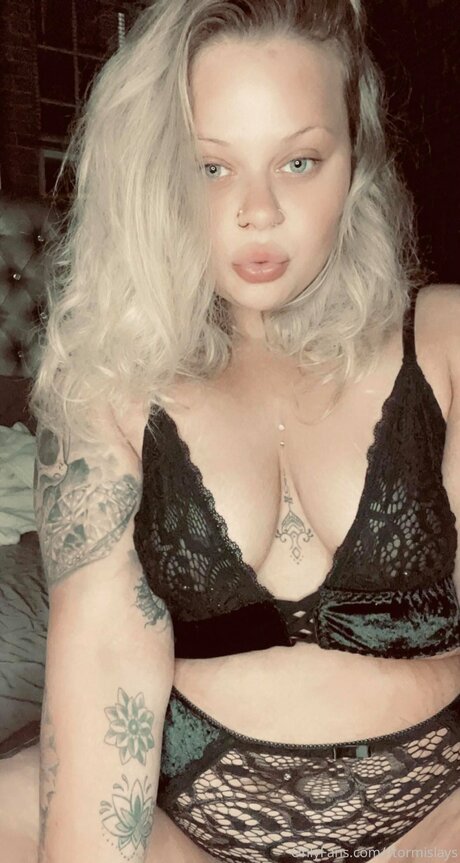 Stormislays naked pornstar picture