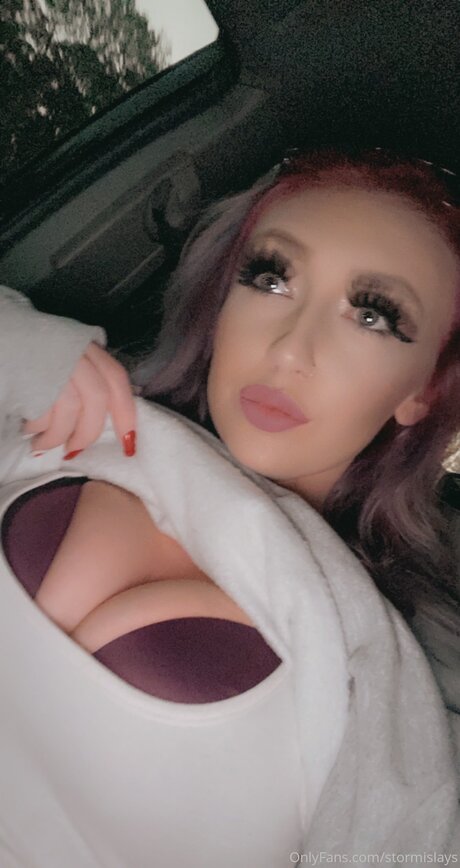 Stormislays pretty model pics