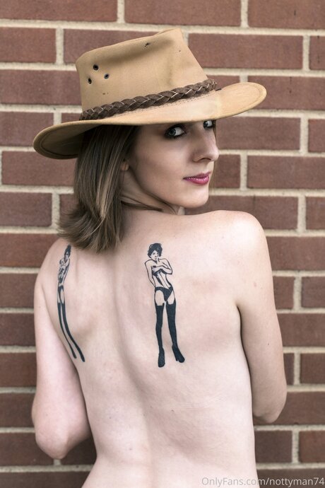 bisexual mmf onlyfans nude picture