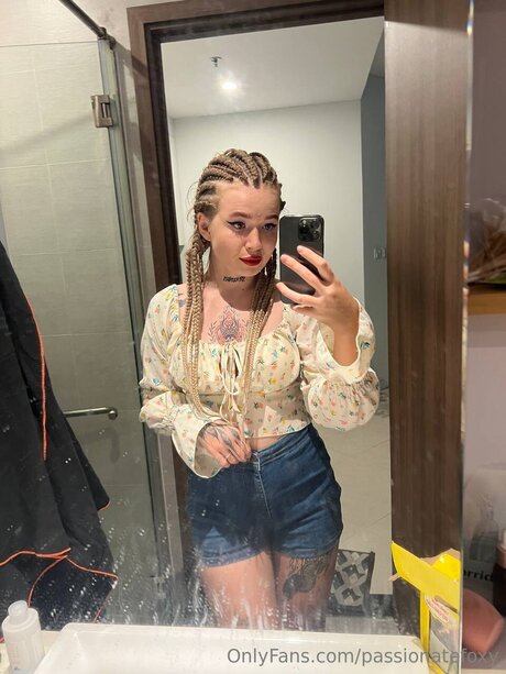 Passionatefoxy pornographic star pictures