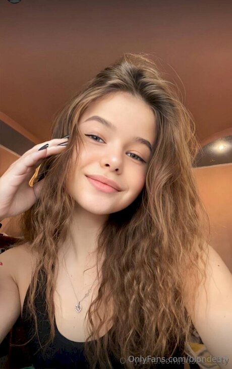 Blonde37 model sex pictures