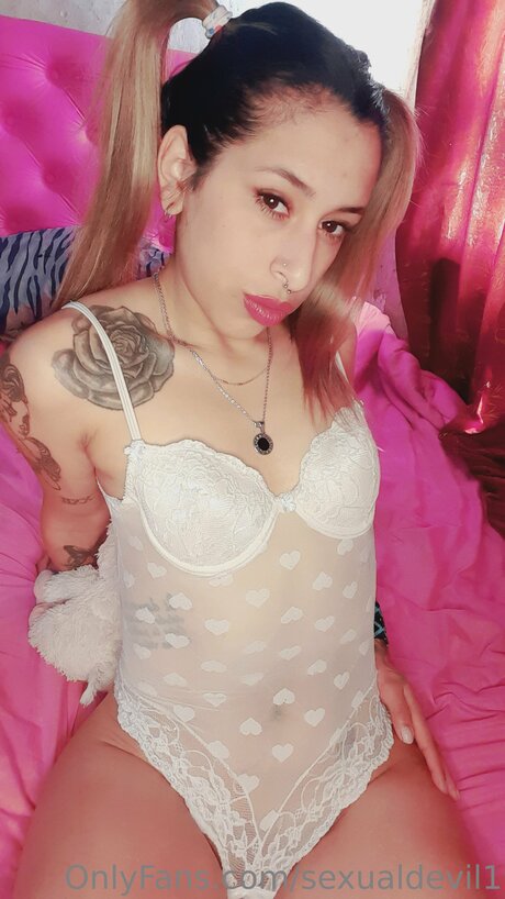 Sexualdevil1 nude model archive