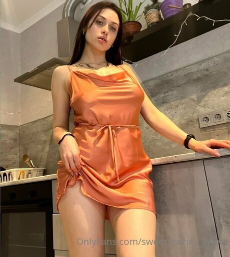 Sweet Honey Sweet star nude pic