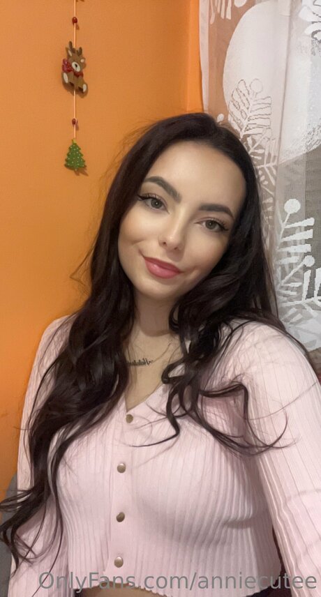 Anniecutee top actress image