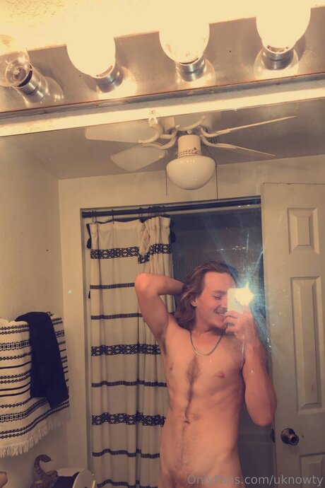 Uknowty model free archive