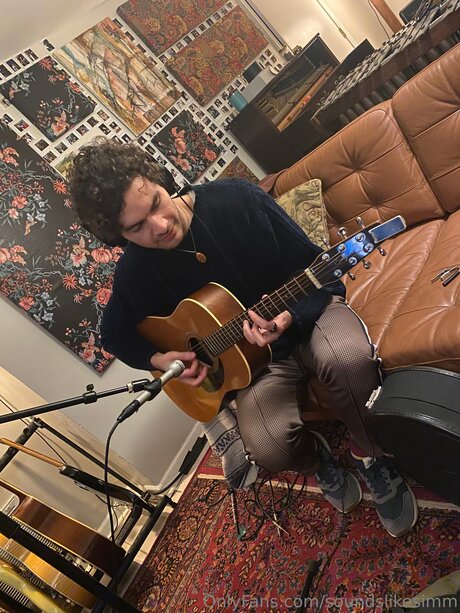 Soundslikesimm pretty model img