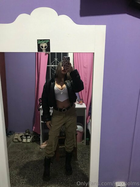 Julixholms pornographic model picture