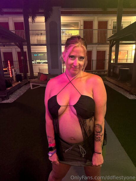 big tits cougar onlyfans exclusive images