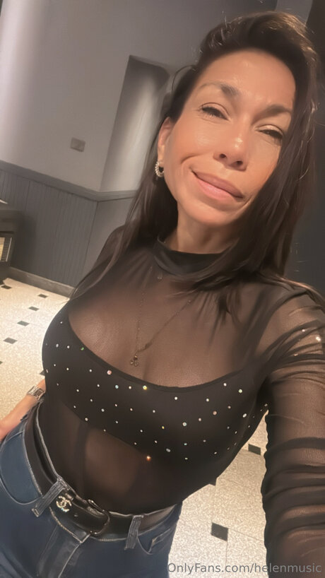 Helenmusic perfect model img