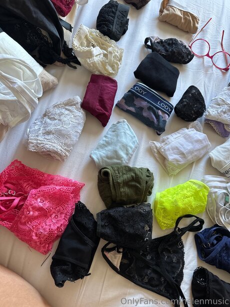 Helenmusic model art image