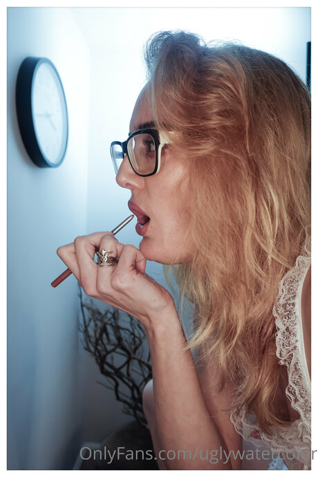 Uglywatercolor beautiful actress photo