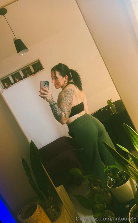 Antook88 adult model pic