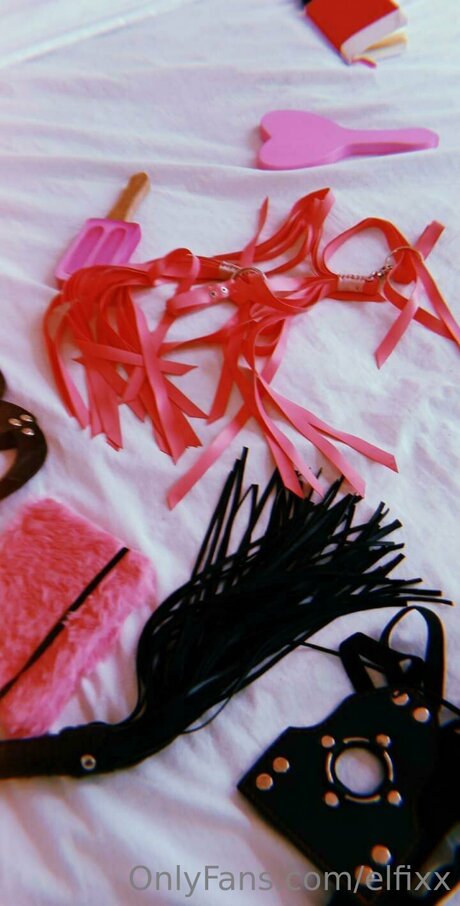 Elfixx pretty pornstar photos