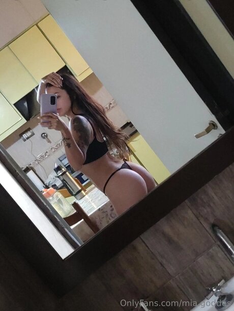 Mia Goddes pornstar adult galleries