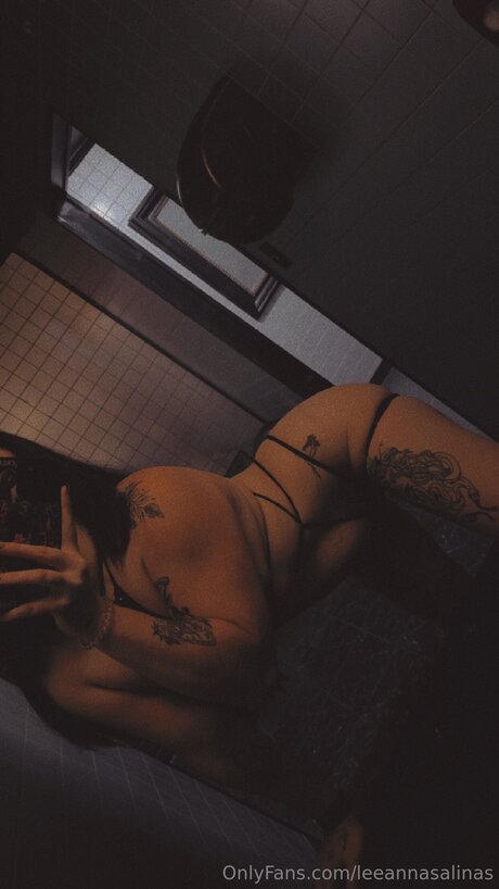 Leeannasalinas pornstar nude picture