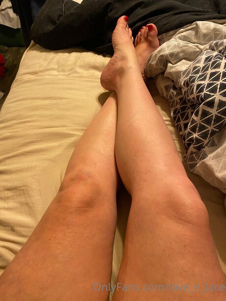 Love N Lace model nude pics