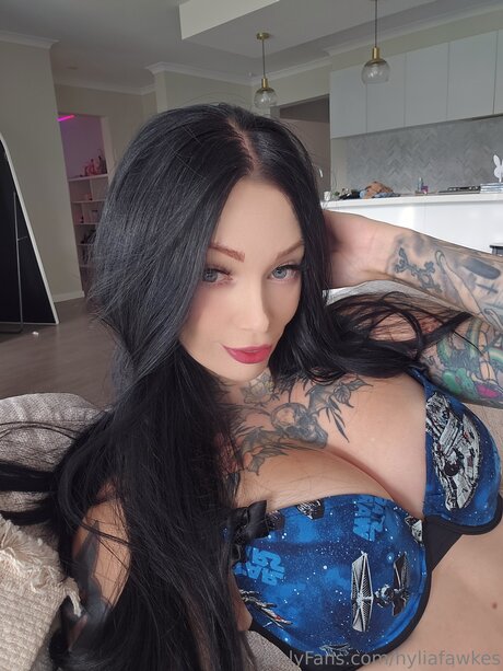 Hyliafawkes star erotic img