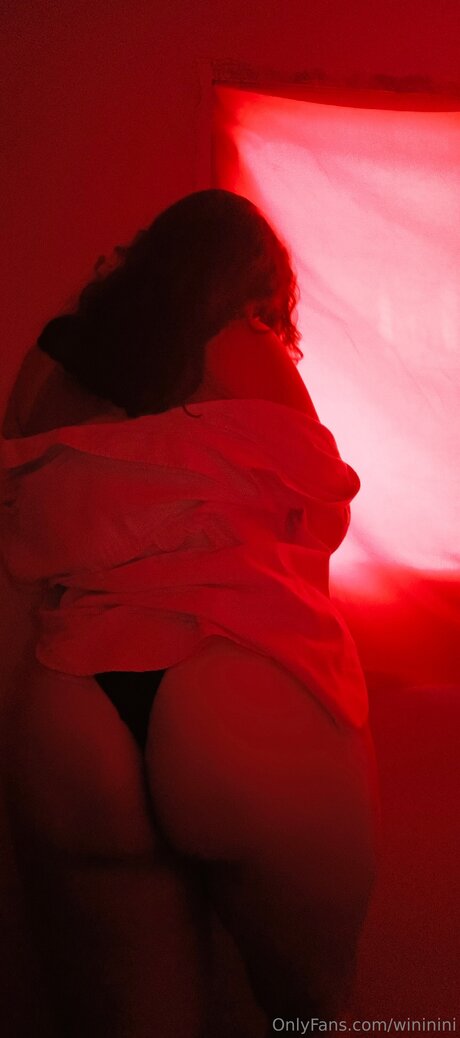 Wininini sexy model gallery