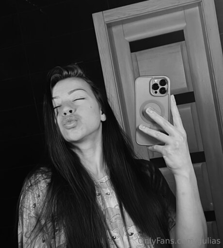 Gulias nice model images