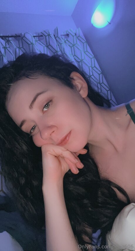 Lexiz606 beautiful model pic