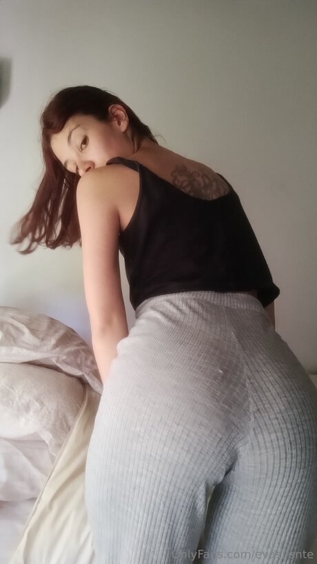 Evasilente model erotic image