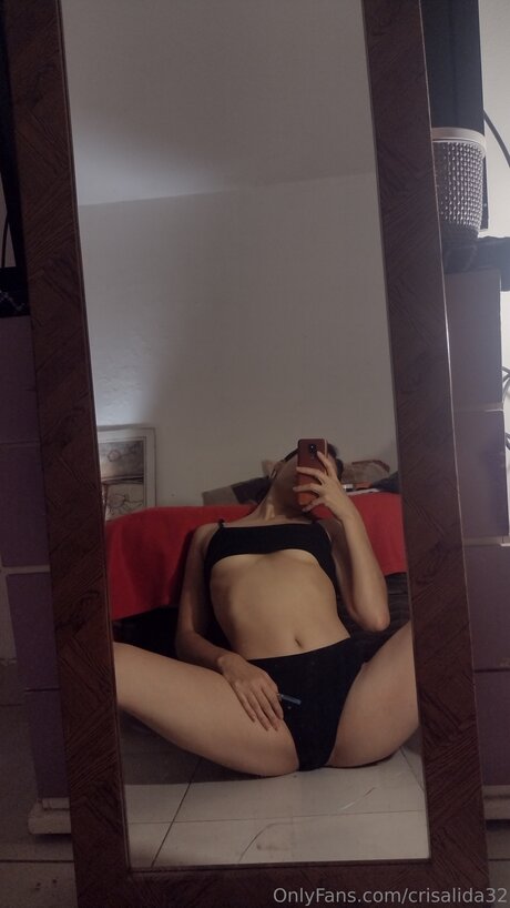 Crisalida32 hot star photo