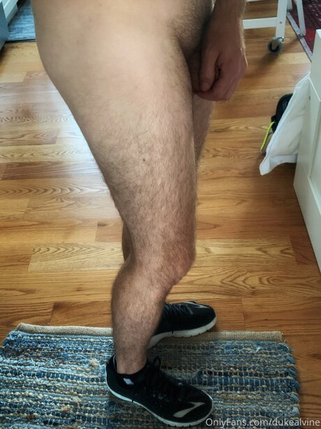 Dukealvine naked actress photo