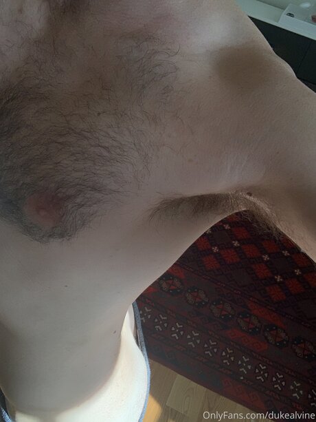 Dukealvine model free picture