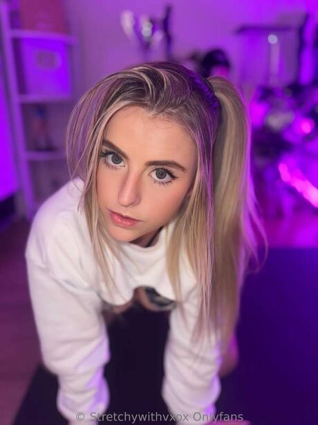 Stretchwithvxox adult star picture