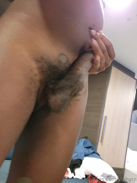 Yiphyrz model art photos