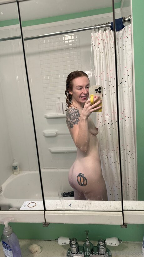 Gingersnaxxxx nudes model img
