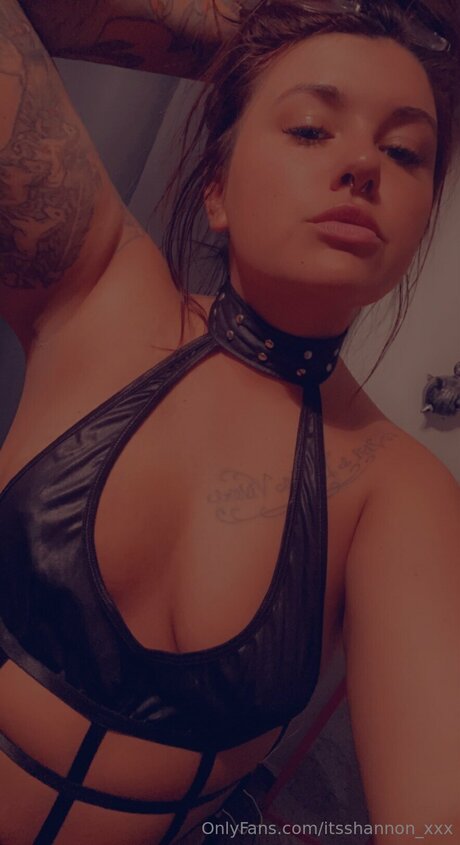 Itsshannon Xxx erotic model pictures