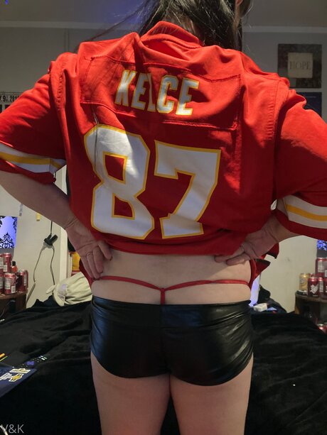 V K Adventures sexy actress photos