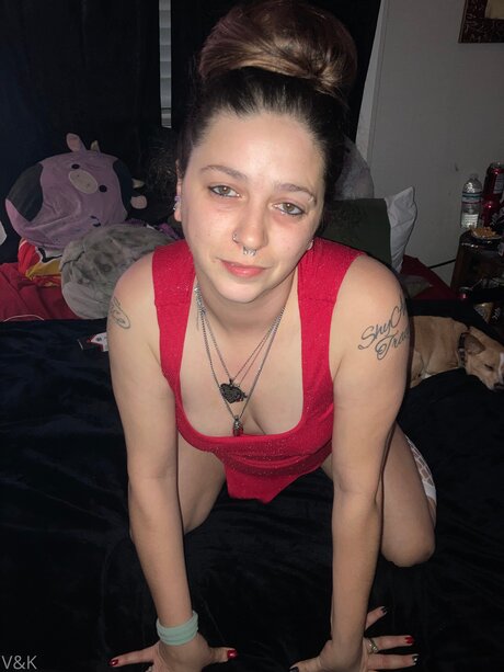 girlfriend onlyfans pornographic images