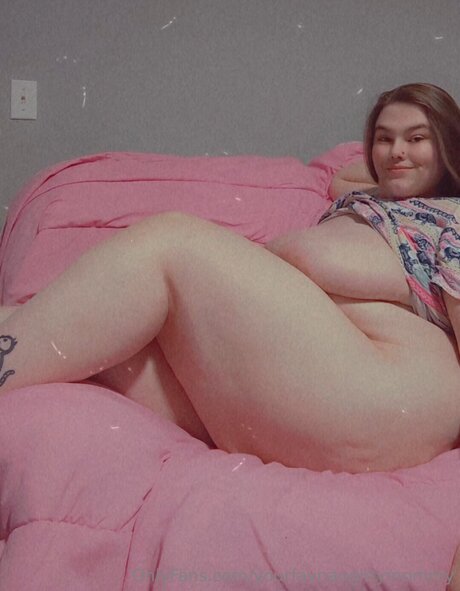 Yourfavnaughtymommy model sexy images