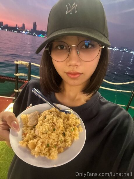 Lunathaii best model pic